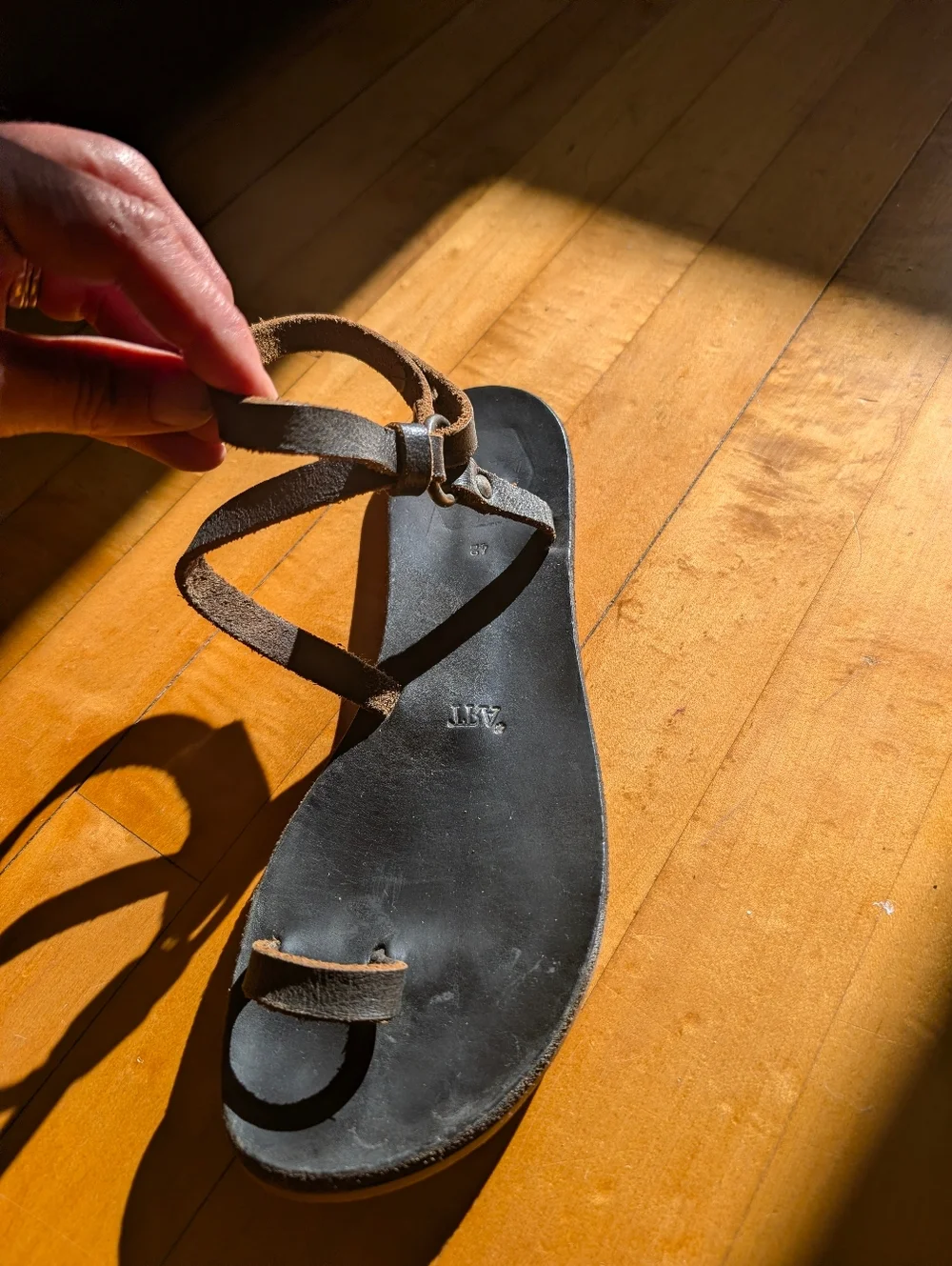 Handmade Leather Sandals - Picture 3 of 5